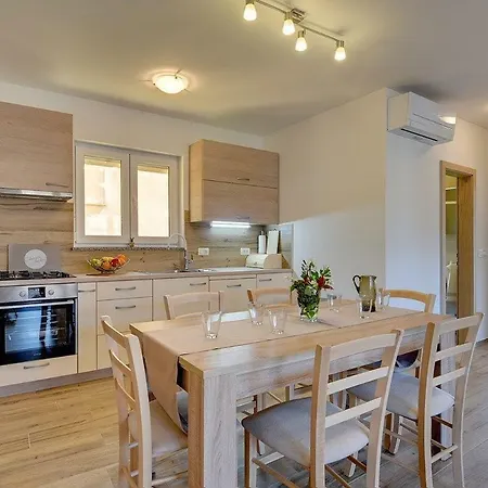 Valentina * Premantura