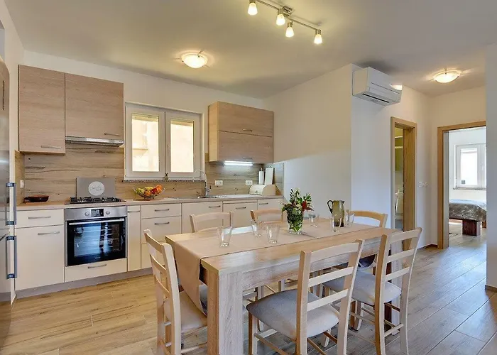 Valentina * Premantura